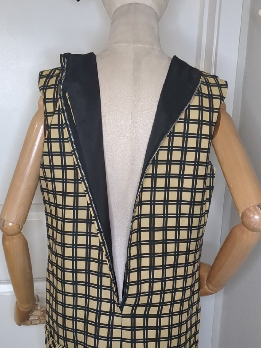 Vintage 60s Eve Le Coq Dress Tan & Black Plaid Mod Drop Waist Sleeveless SZ M - Picture 9 of 14